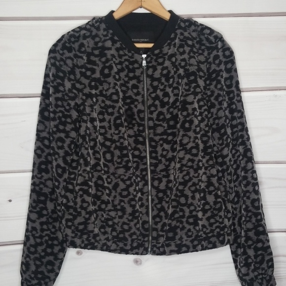 Banana Republic Factory Jackets & Blazers - Banana Republic Cheetah Print Bomber Jacket Size M